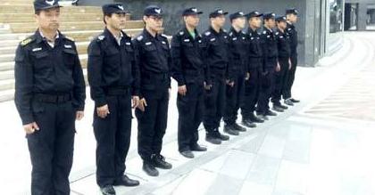 身為一個保安人員,在襄陽安全技術(shù)防護(hù)時著裝上有什么要求呢?