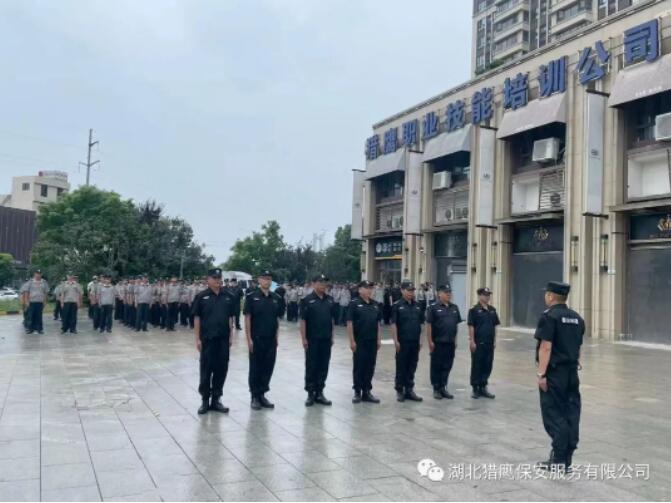 大練精兵強(qiáng)素質(zhì)，規(guī)范隊(duì)伍樹形象