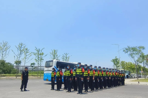 在襄閉幕！獵鷹保安圓滿完成“大藝展”安保任務(wù)